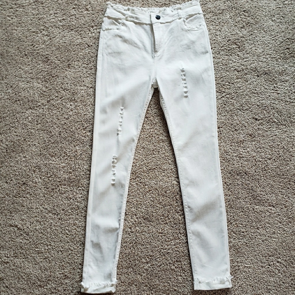 Coco + Carmen distressed white jeggings Size S/M